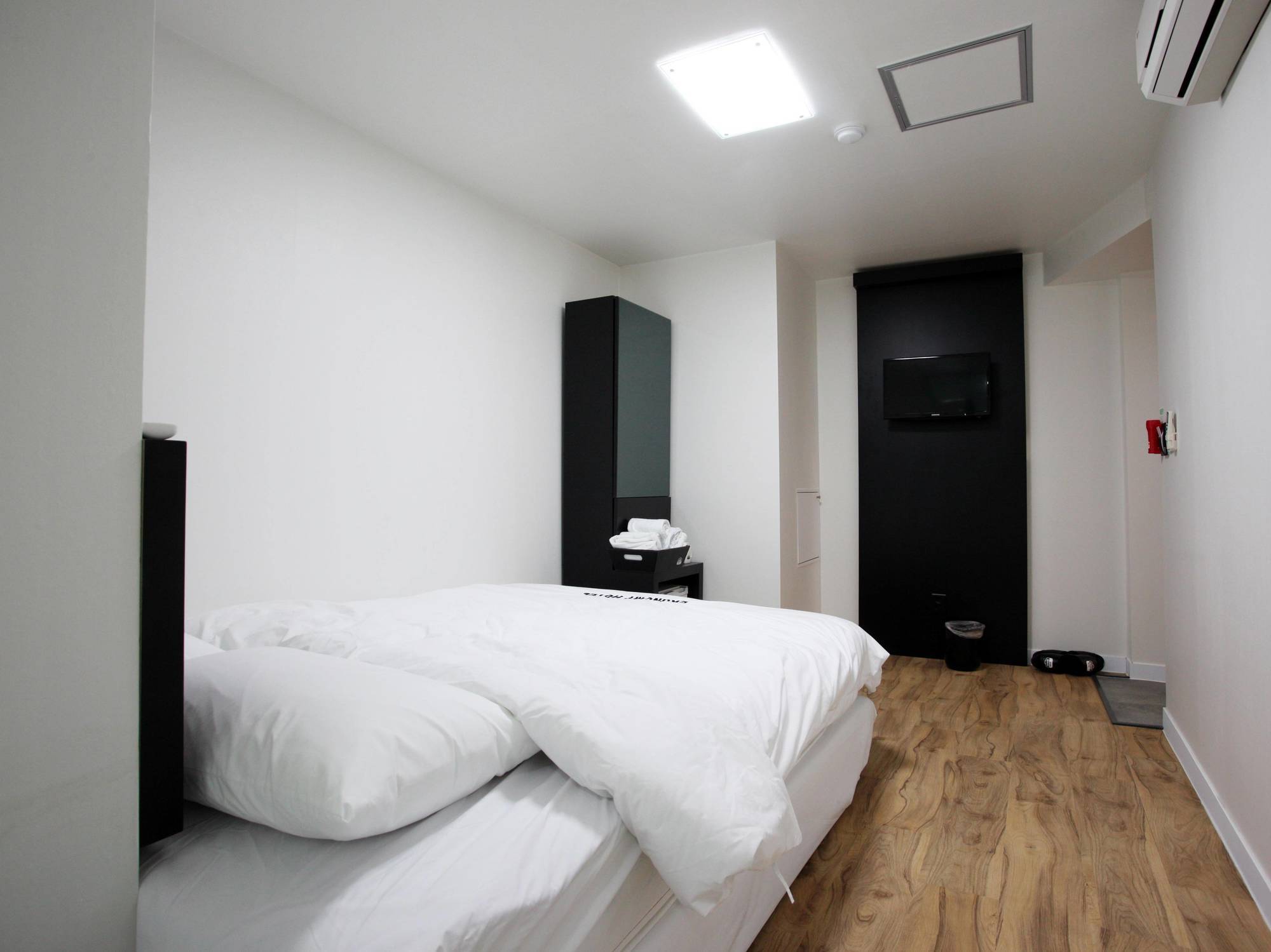 Hostel Ekonomy Myeongdong *
