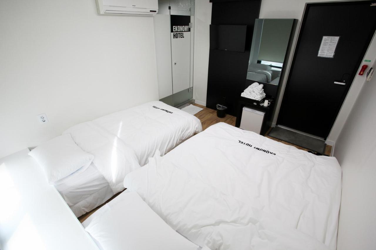 Ekonomy Myeongdong Seoul