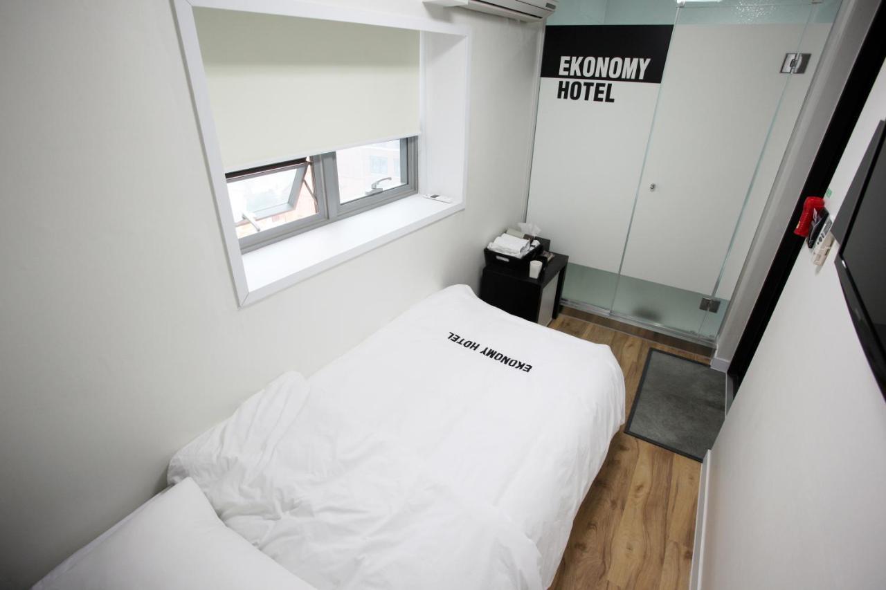 Ekonomy Myeongdong Hostel