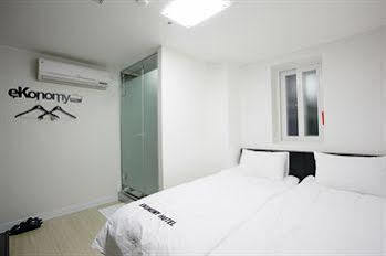 Ekonomy Myeongdong