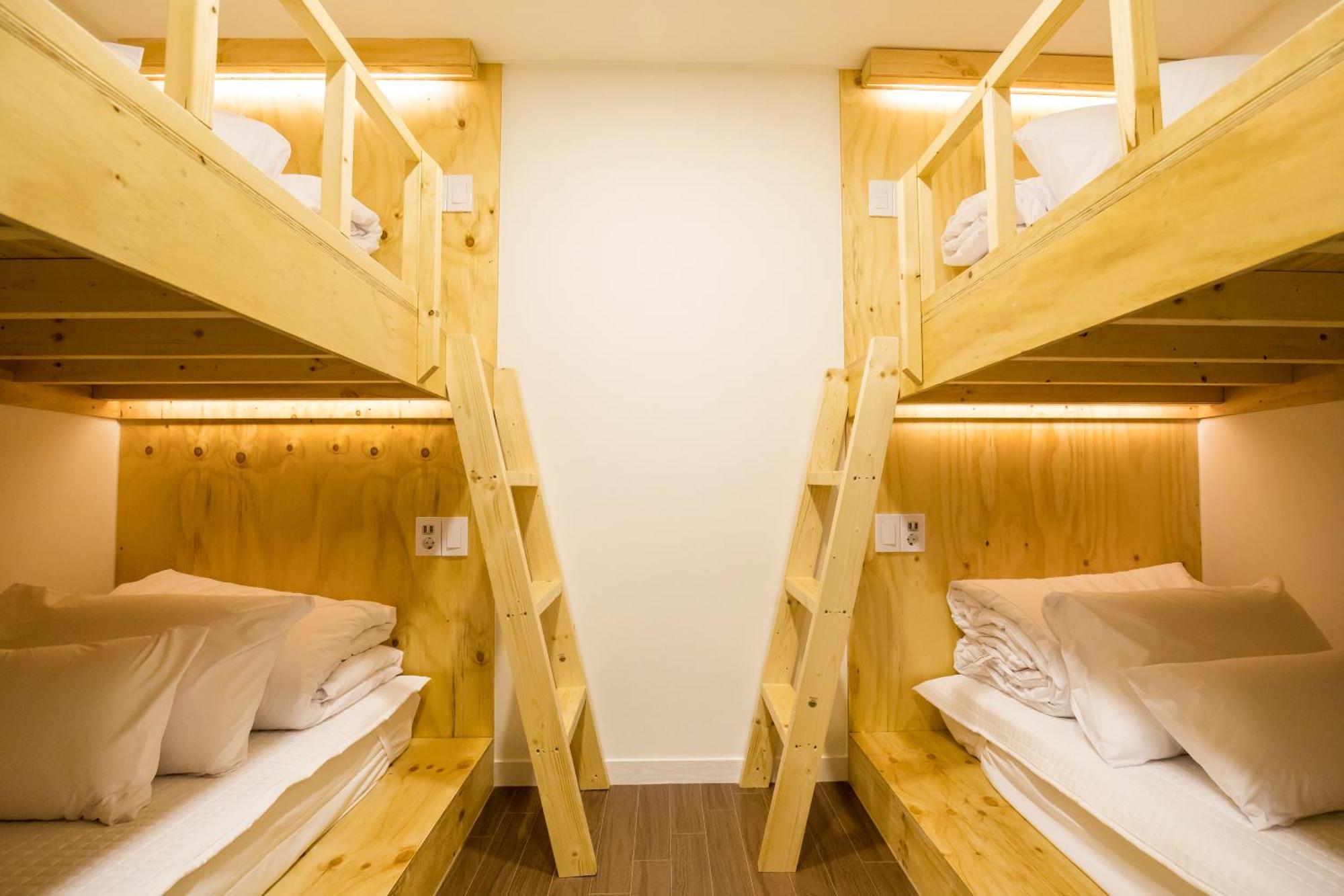 Hostel Ekonomy Myeongdong *